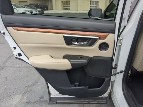 Used 2019 Honda CR-V Touring image 32