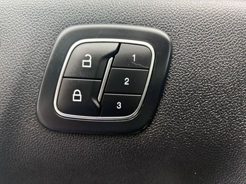 Used 2025 Ford Escape Platinum AWD/4WD image 21