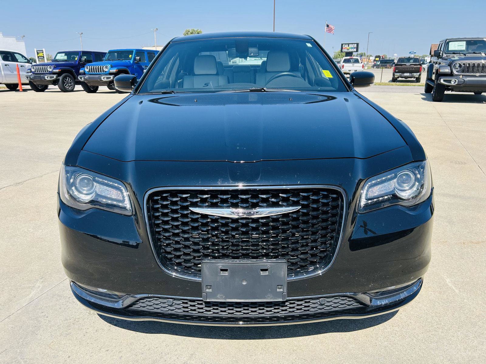 Used 2020 Chrysler 300 S w/ 300S Premium Group 2 RWD image 31