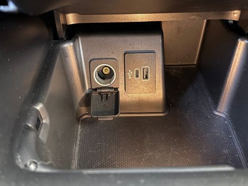 Used 2025 Ford Explorer ST-Line w/ ST-Line Street Pack image 29