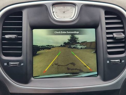 Used 2021 Chrysler 300 Touring L RWD image 6