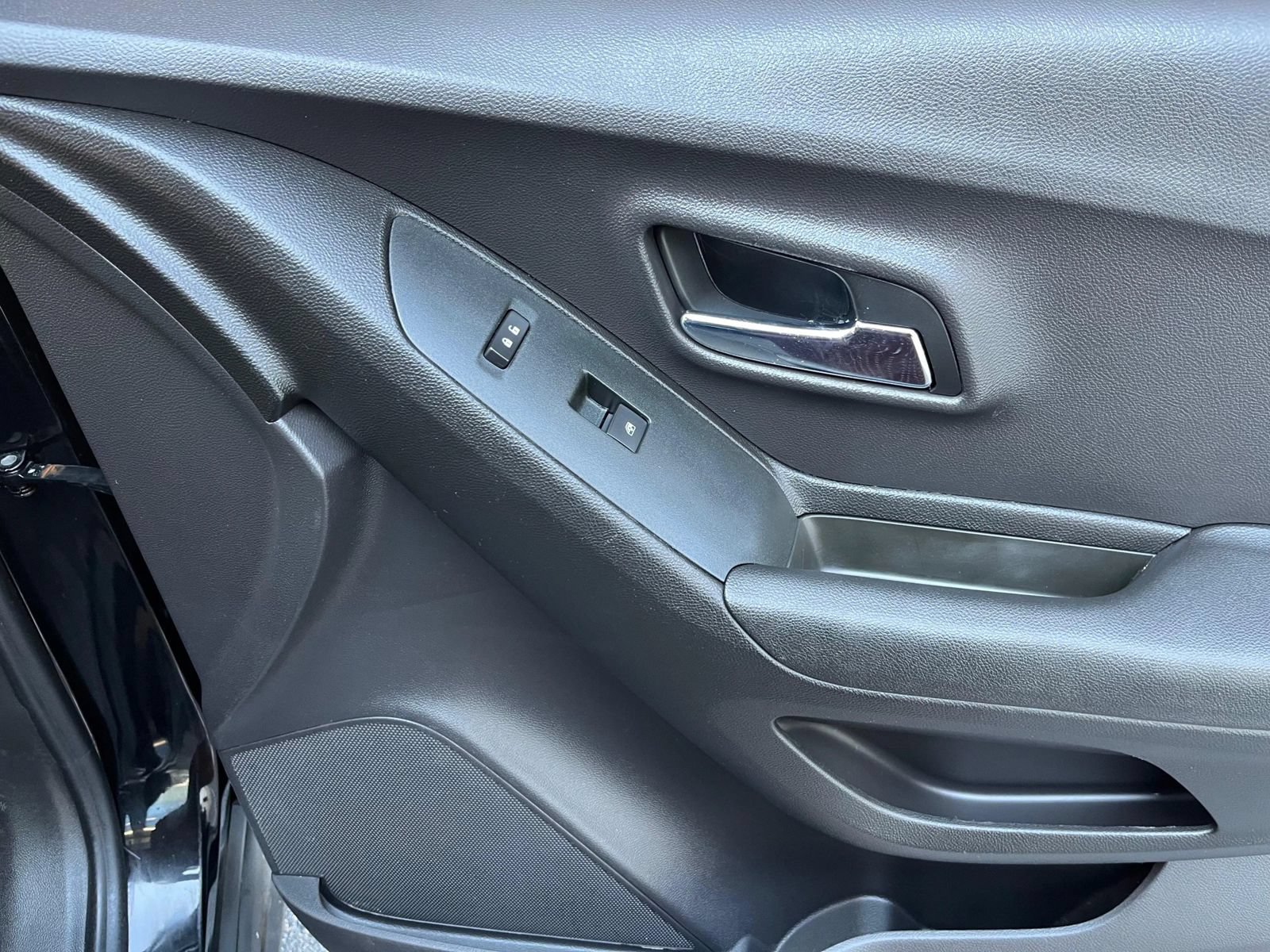 Used 2018 Chevrolet Trax LT w/ Redline Edition FWD image 49
