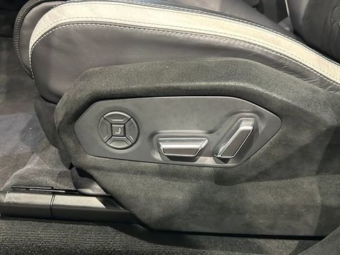 Used 2024 Lamborghini Urus Performante AWD/4WD image 14