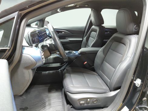 Used 2025 Chevrolet Equinox EV LT w/ Convenience Package FWD image 25