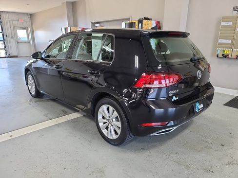 Used 2018 Volkswagen Golf SE image 4