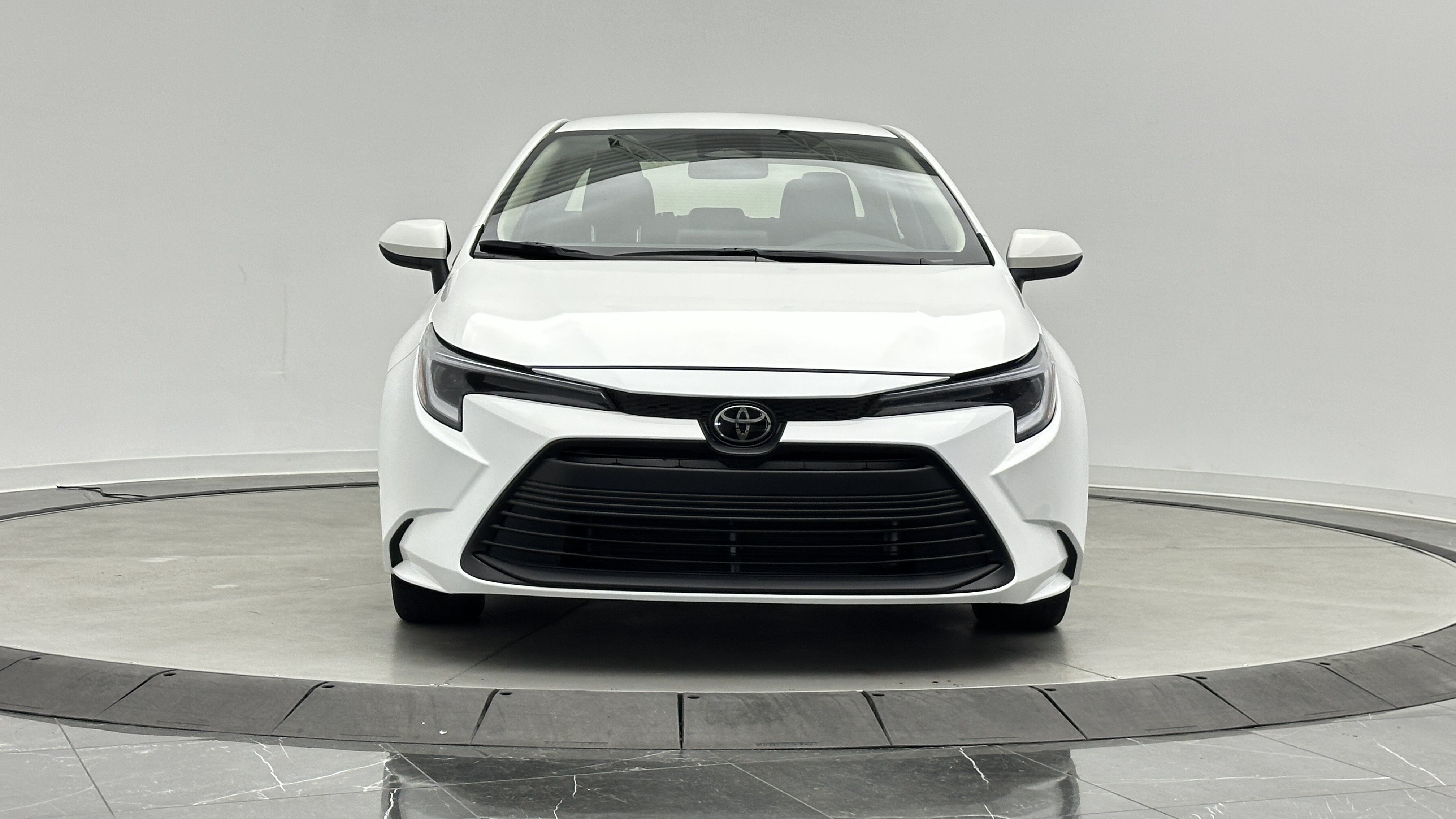 Used 2026 Toyota Corolla LE FWD image 2