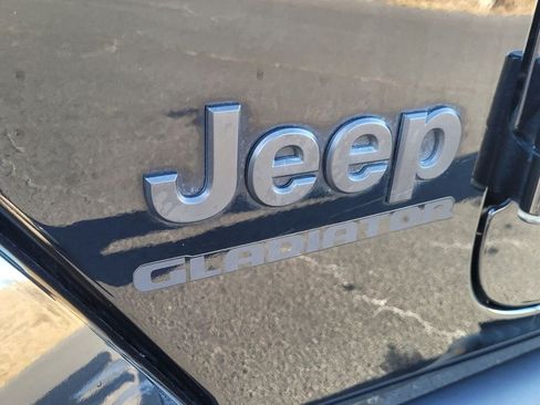 Used 2022 Jeep Gladiator Sport AWD/4WD image 15