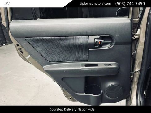 Used 2012 Scion xB FWD image 25