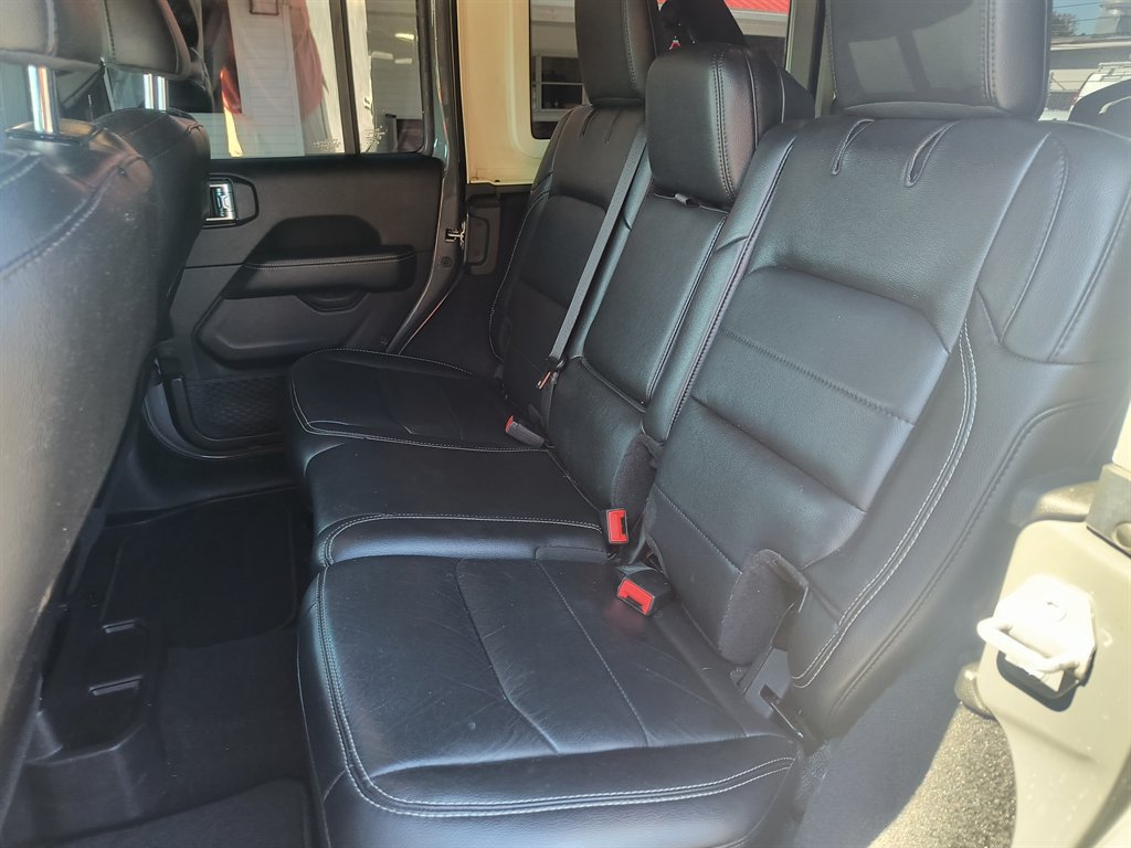 Used 2019 Jeep Wrangler Unlimited Sahara w/ Quick Order Package 24M Moab AWD/4WD image 32