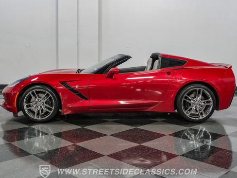 Used 2015 Chevrolet Corvette Stingray Coupe RWD image 2