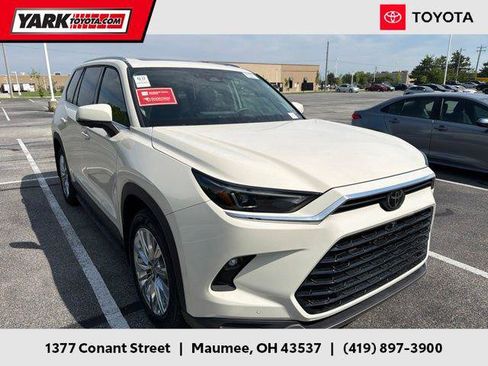 Certified 2024 Toyota Grand Highlander AWD image 1