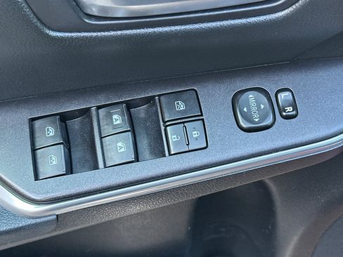 Used 2015 Toyota Camry SE image 17