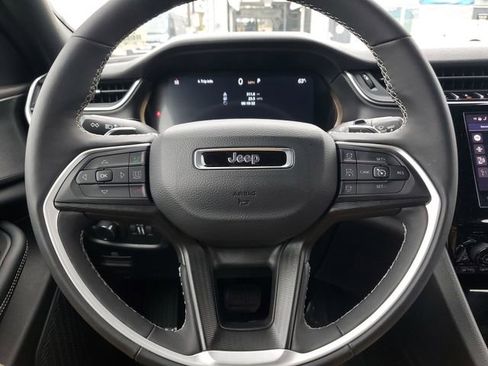 Certified 2025 Jeep Grand Cherokee Laredo X w/ Luxury Tech Group I image 27