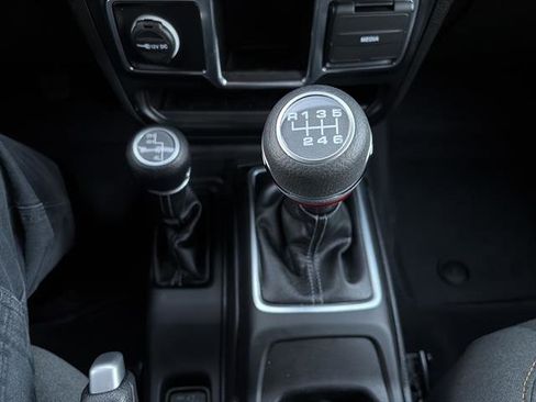 Used 2024 Jeep Wrangler Sport image 21