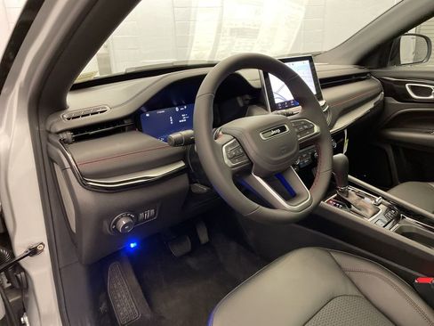 New 2026 Jeep Compass Trailhawk w/ Sun, Sound & Navigation Group image 17