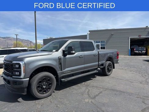 Used 2025 Ford F350 Lariat w/ Black Appearance Package AWD/4WD image 12