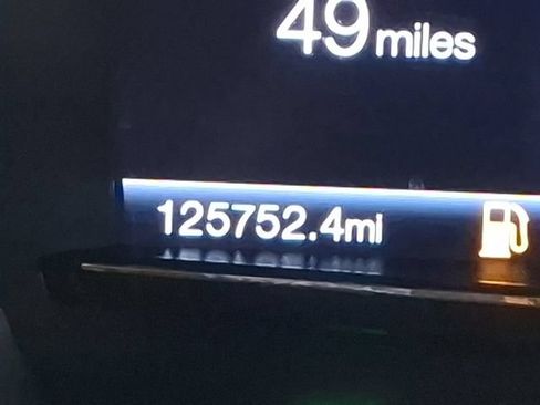 Used 2016 Ford Explorer XLT w/ Equipment Group 202A FWD image 29