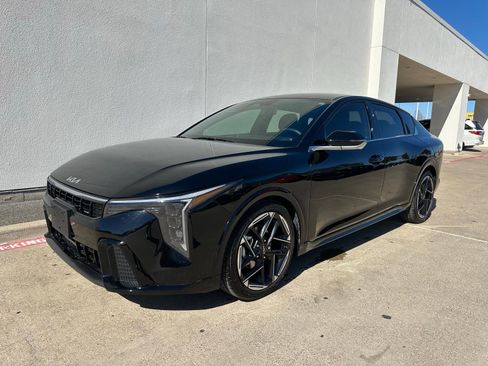 Used 2025 Kia K4 GT-Line image 3