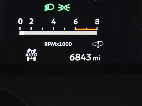 Used 2025 INFINITI QX80 Sensory image 26