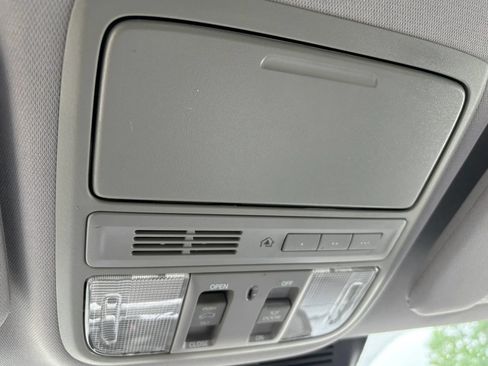Used 2018 Honda CR-V Touring image 43