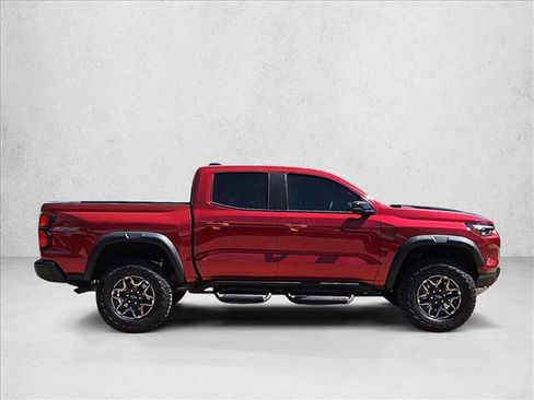 Used 2025 Chevrolet Colorado ZR2 AWD/4WD image 4