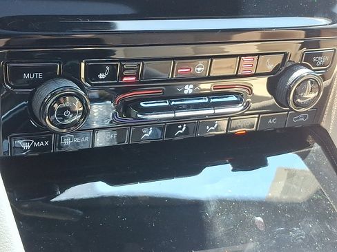 New 2025 Jeep Grand Cherokee L Limited w/ Trailer Tow Package image 11