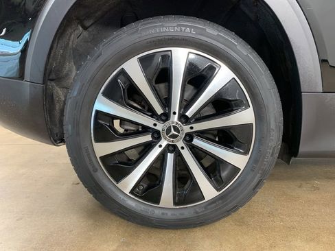 Used 2022 Mercedes-Benz GLB 250 4MATIC w/ Premium Package Lite image 39