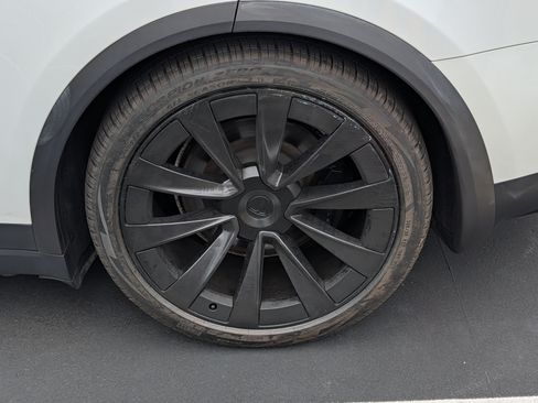 Used 2023 Tesla Model X AWD/4WD image 15