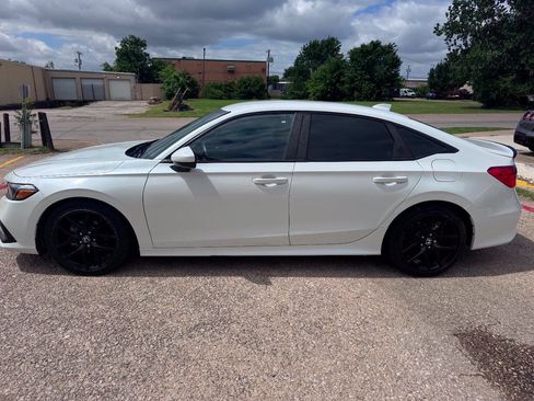 Used 2022 Honda Civic Sport image 4
