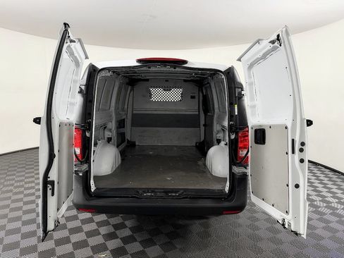 Used 2020 Mercedes-Benz Metris image 12