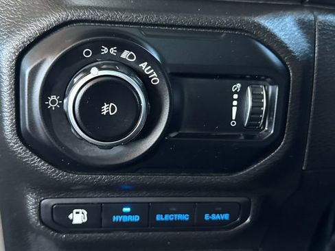 Used 2023 Jeep Wrangler Unlimited image 28