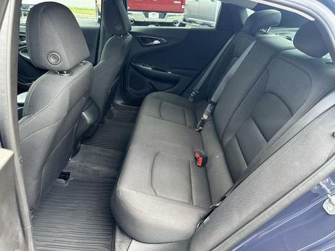 Used 2025 Chevrolet Malibu RS FWD image 17