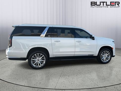 Used 2024 Cadillac Escalade ESV Premium Luxury AWD/4WD image 7