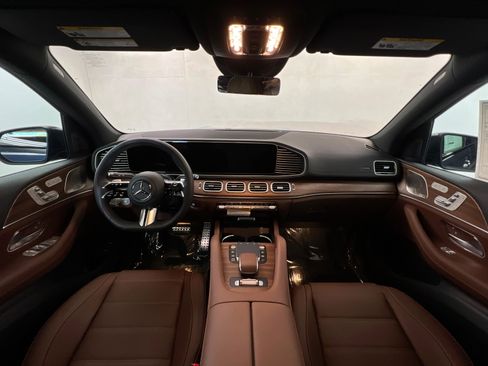 New 2026 Mercedes-Benz GLS 450 4MATIC image 9