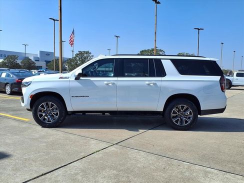 Used 2024 Chevrolet Suburban Z71 image 3