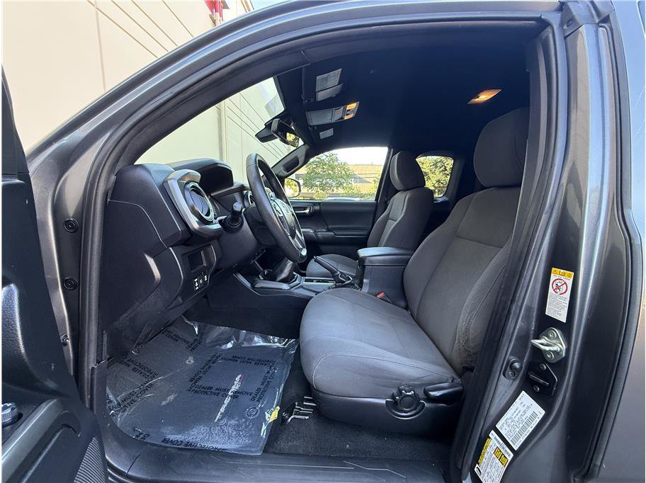 Used 2019 Toyota Tacoma TRD Sport AWD/4WD image 28