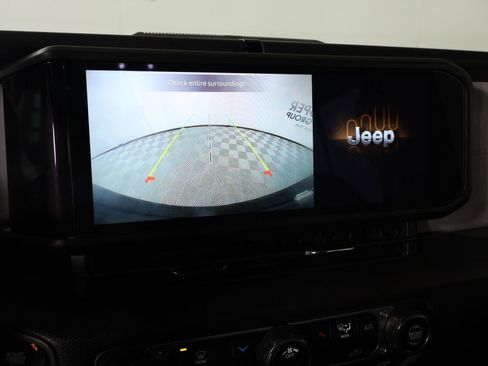 Used 2024 Jeep Wrangler Sport image 6