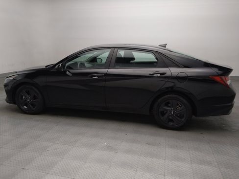 Used 2022 Hyundai Elantra SEL w/ Cargo Package FWD image 3