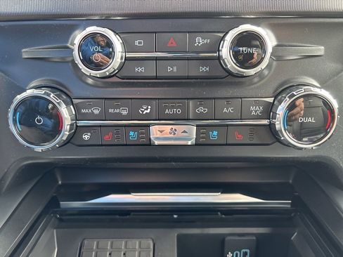 New 2026 Ford F250 Platinum w/ Tremor Off-Road Package image 24