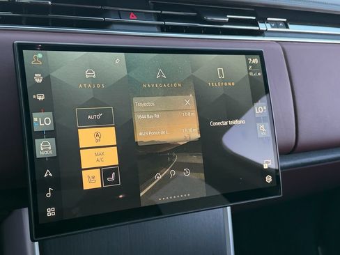 Used 2025 Land Rover Range Rover SE AWD/4WD image 18
