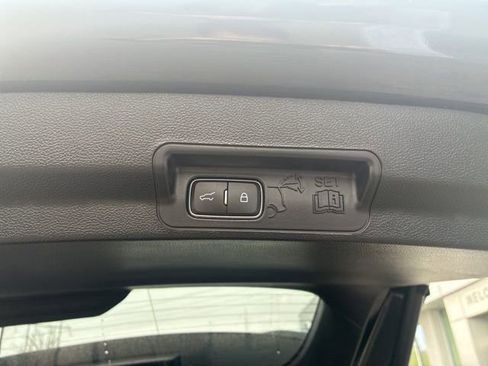 Certified 2022 Ford Explorer XLT w/ Equipment Group 202A image 11