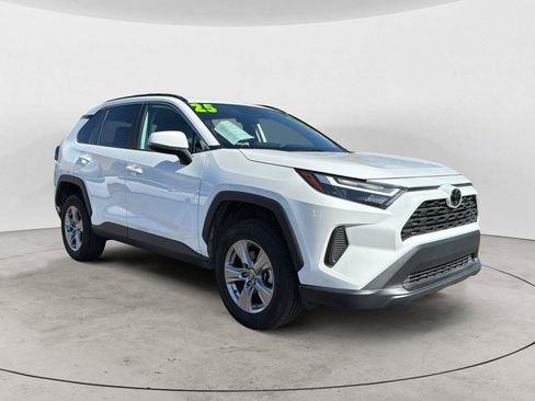 Used 2025 Toyota RAV4 XLE FWD image 1
