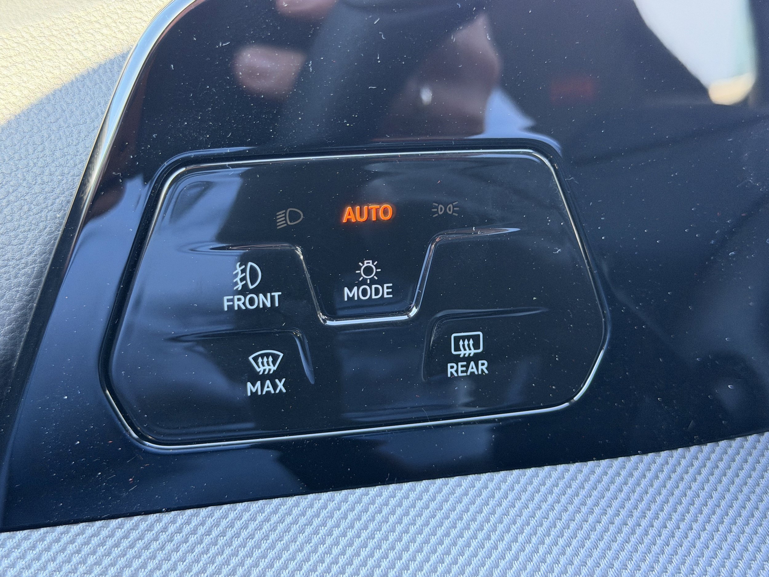 New 2026 Volkswagen GTI SE FWD image 27
