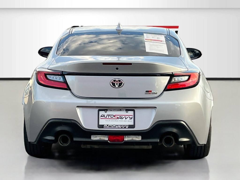 Used 2023 Toyota GR86 RWD image 6