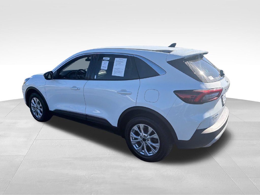 Used 2023 Ford Escape Active AWD/4WD image 3