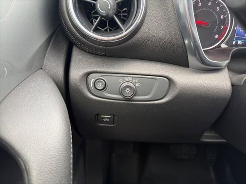 Used 2020 Chevrolet Blazer LT image 25