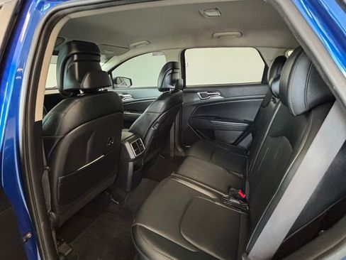 Used 2023 Kia Sportage EX image 11