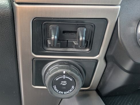 Used 2022 Ford F450 Platinum w/ FX4 Off-Road Package AWD/4WD image 28