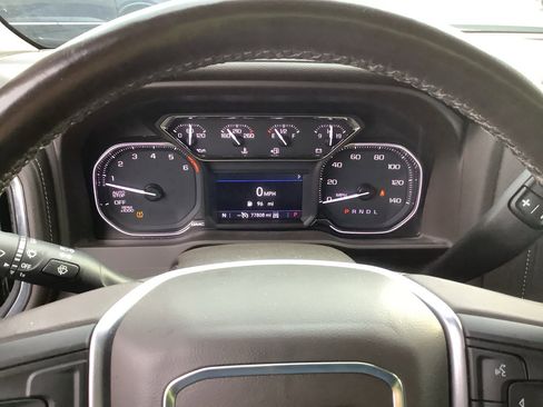 Used 2019 GMC Sierra 1500 SLT w/ X31 Off-Road Package AWD/4WD image 13