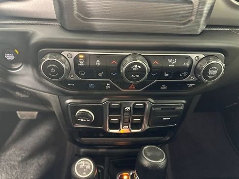 Used 2023 Jeep Wrangler Unlimited w/ Cold Weather Group image 23